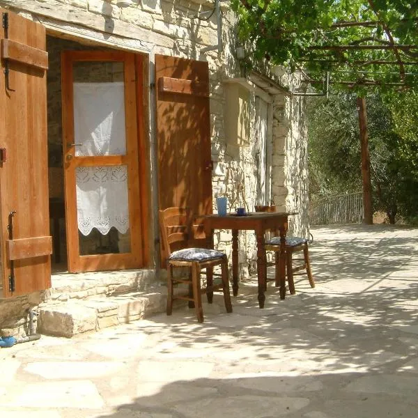 Eleni's Cottage, hótel í Apsiou