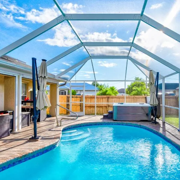 Four Bedrooms Oasis with Heated Pool Private Jacuzzi and Billiards, hôtel à Cape Coral