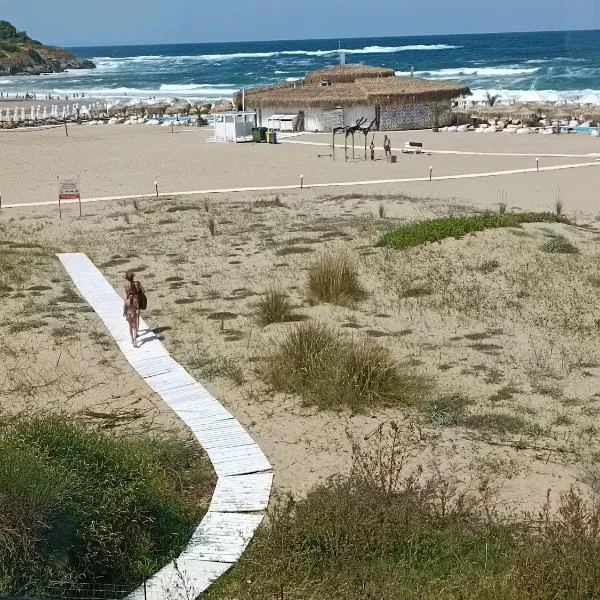 Oasis beach house , apartment Nevena, hotel in Lozenets