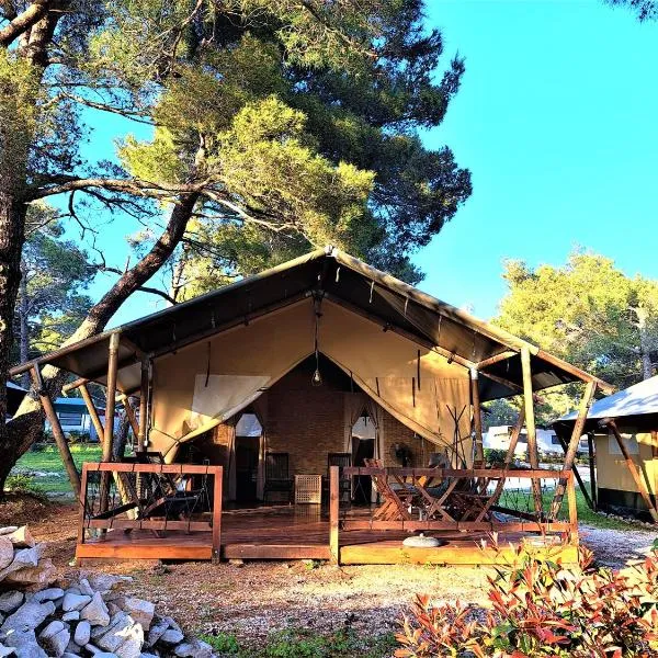 Losinj Glamping - Camp Čikat - Wild、マリ・ロシニのホテル