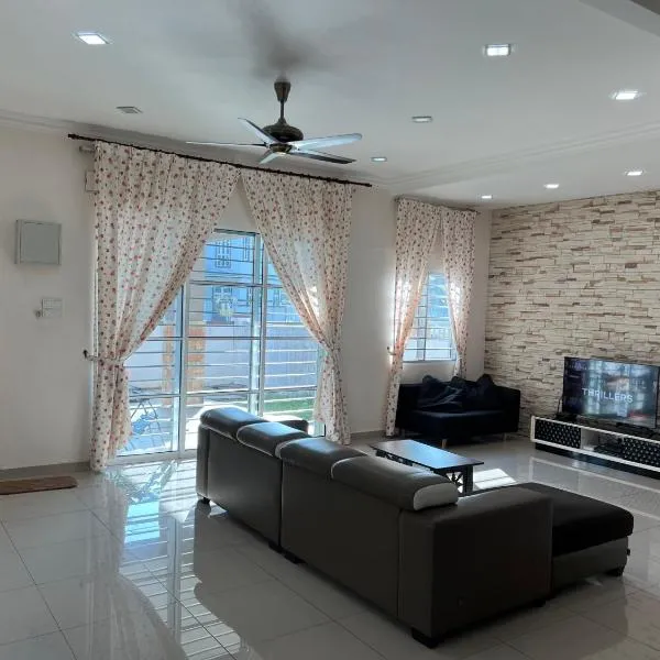 Sitiawan Homestay Entire Semi D house, hotel in Sitiawan