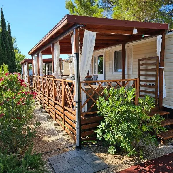 Mobile Home Sea Fairy , Jezera , Murter, hotel v destinaci Tisno