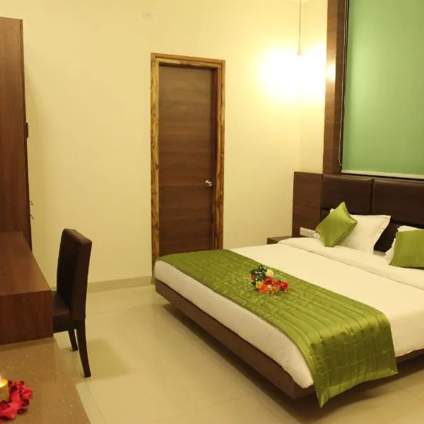 Hotel Golden Fern, hotel in Patiāla