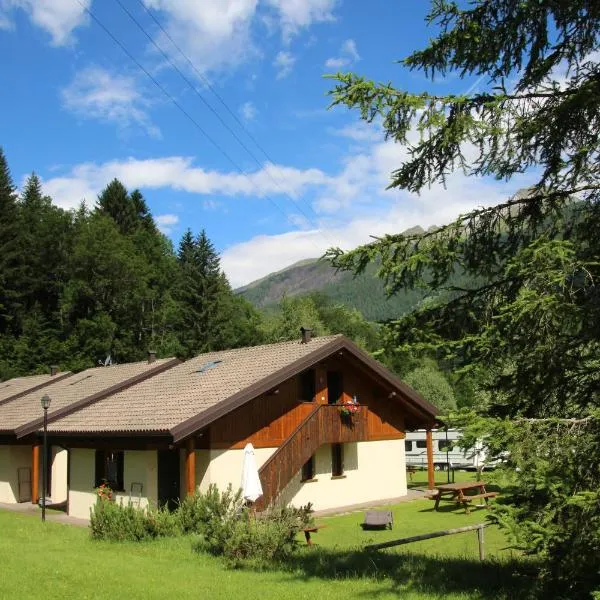 Chalet Presanella, hotel sa Temù