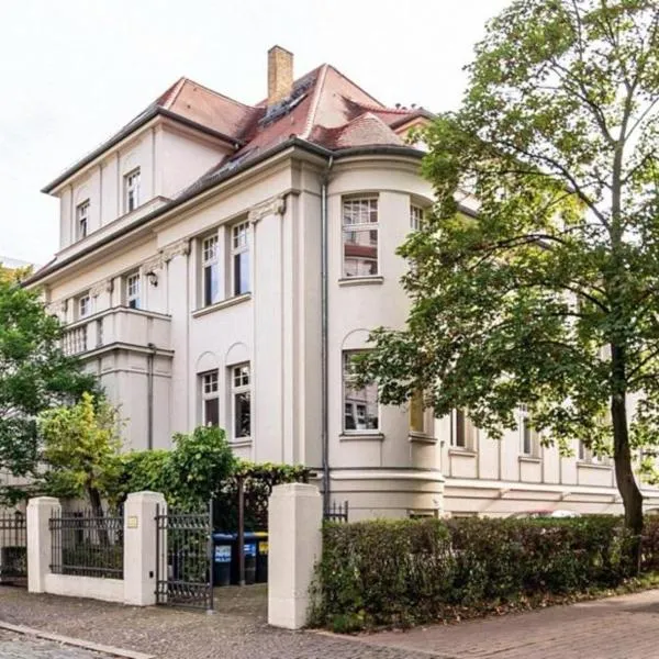 Villa 18 Boutique Apartment mit Gartenblick kostenfreies Parken Zoo und Zentrum fußläufig, hotel in Leipzig