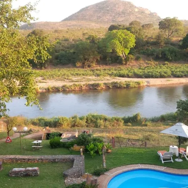 River House Lodge, hotel di Schoemansdal