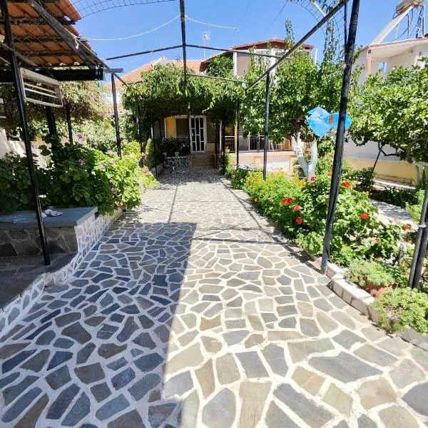 Foothills loft, hotel in Keratea