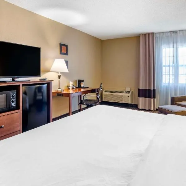 Comfort Inn & Suites Raphine - Lexington near I-81 and I-64, hotel v destinaci Raphine