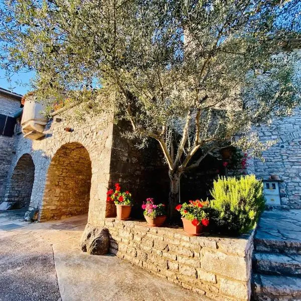 Authentic stone house Miro, hotel in Rajki