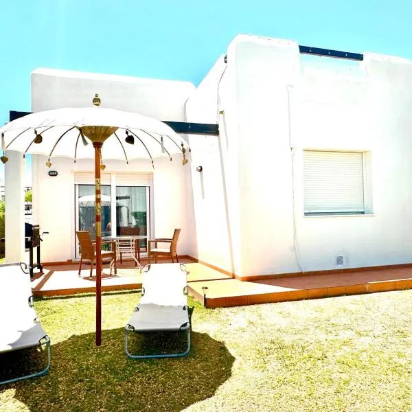 VILLA IZAN, hotel v destinaci Alhama de Murcia