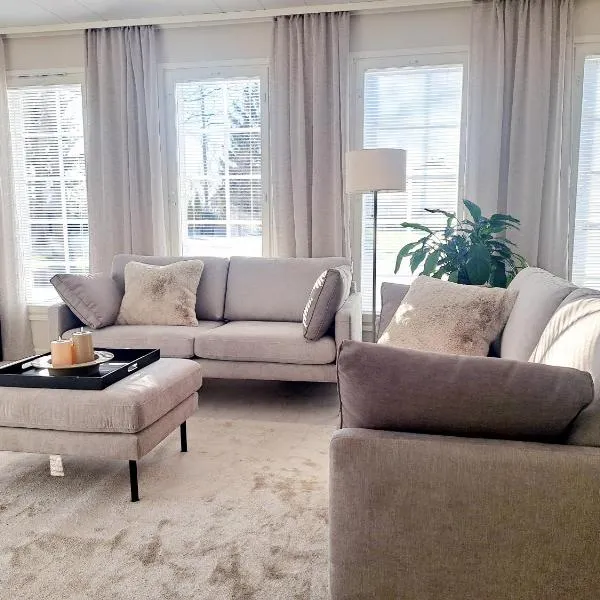 Villa Alicia, oma 85 m2 talo, ilmastointi, hotel em Kokkola