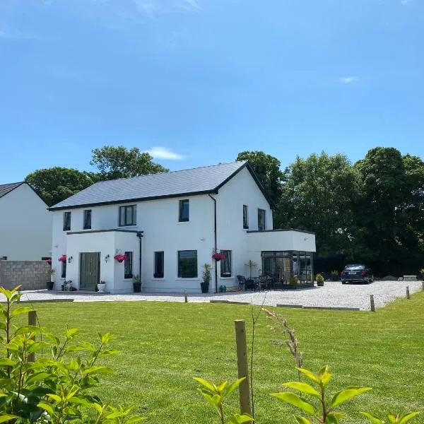 Ashlee Lodge, Shanagarry P25K6R6 Near Ballymaloe House & Garryvoe Hotel, hotel v destinaci Shanagarry