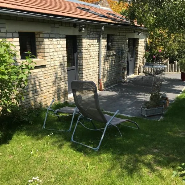 Petite Maizoun - Gite, hotel in Hermanville-sur-Mer