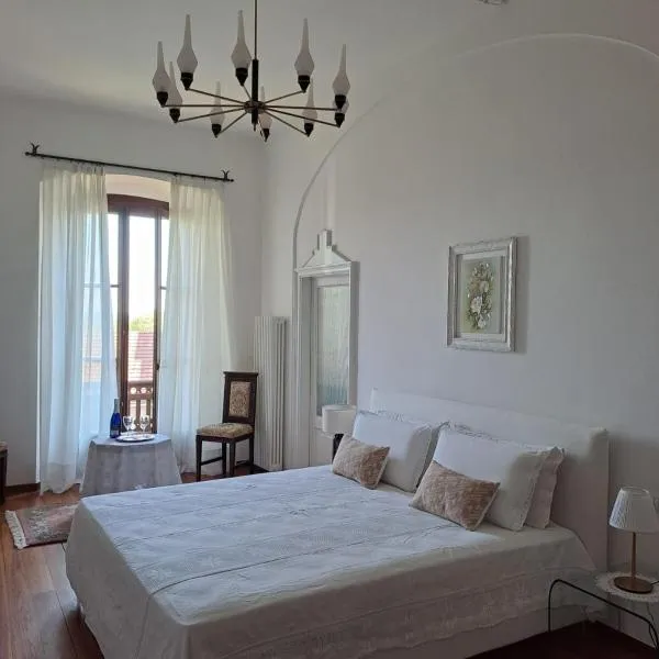 Il Giardino di Sofia, hotel v destinaci Arona