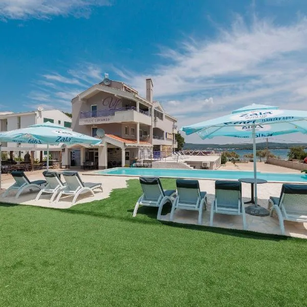 Villa Lavanda - family friendly, beachfront, hotel v destinácii Pašman