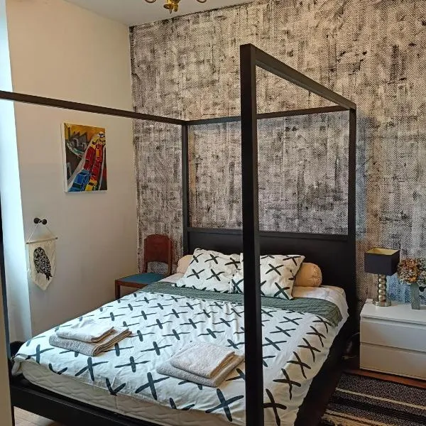 Les chambres des artistes – hotel w mieście Laguépie
