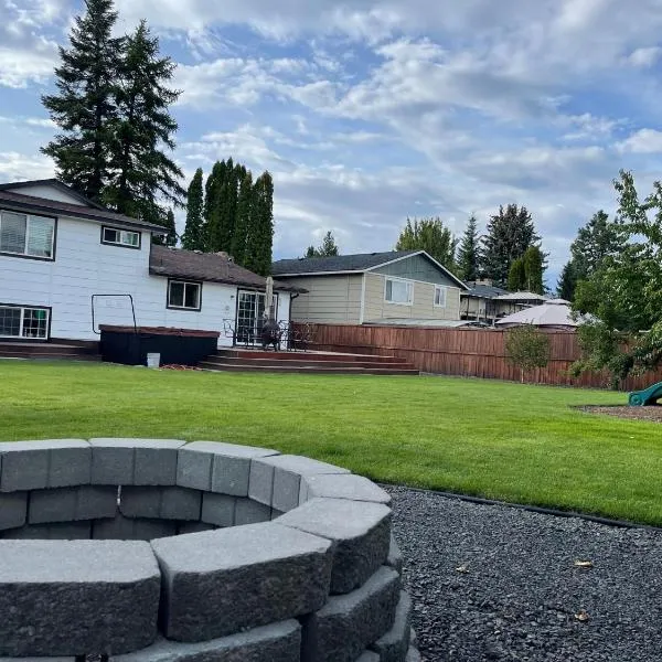 Quiet Retreat with Hot Tub, Pool Table and Spacious Yard, hotel in Spokane