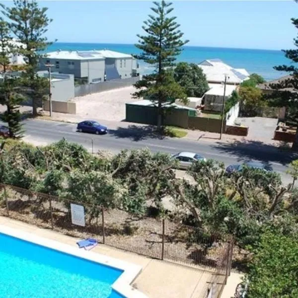 Casa Luna Beachside Apartment, hotel di Henley Beach