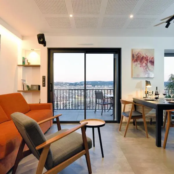 Aix Rooftop Appartement T2 Luxe 5 étoiles - hypercentre Rotonde - Terrasse - Vue - Parking, hôtel à Aix-en-Provence