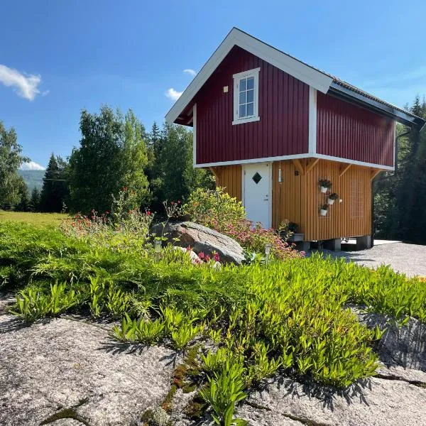 Unik overnatting i Stabbur/Minihus, hotel in Lunde