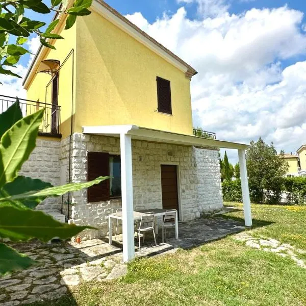 M375 - Marcelli, bilocale con giardino in residence con piscina, hotel v destinaci Numana