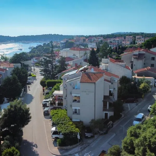 Apartments Antic 1, hotel v destinácii Pješčana Uvala