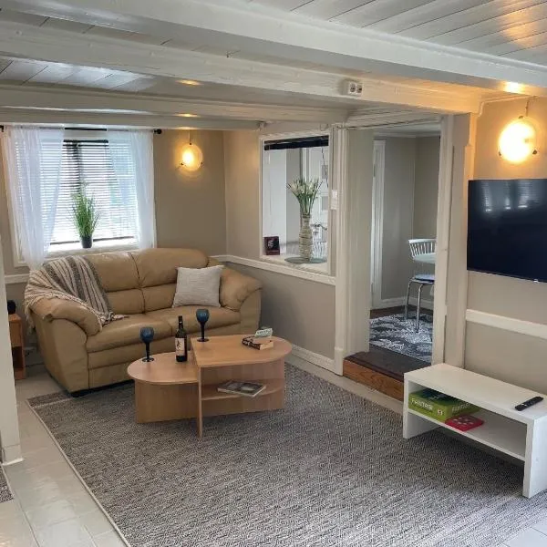 Stathelle Heritage Retreat - Studio Apartment, hotel in Stathelle