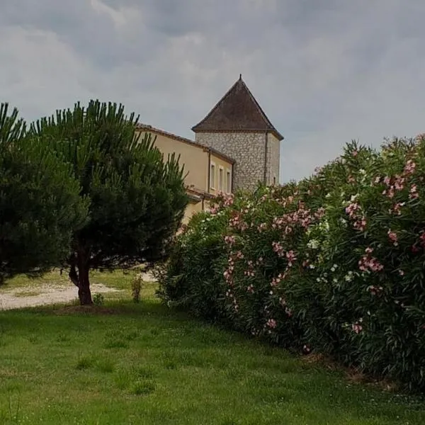 Le Petit Tardonne – hotel w mieście Monbahus