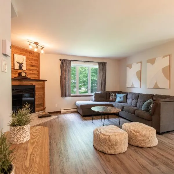 Townhouse On The Golf W Pool Access -aiglon 1717, hotel v destinácii Mont-Tremblant