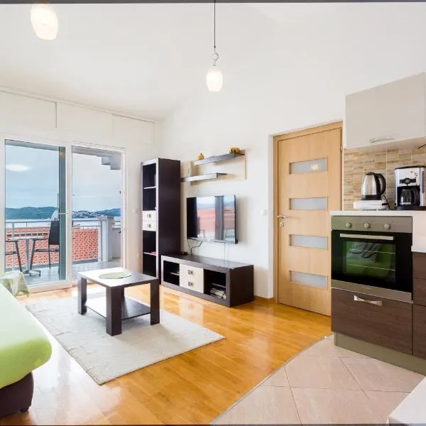 Apartment Mia - Spacious apartment on 85 m2 with beautiful sea view, hotel a Trogir