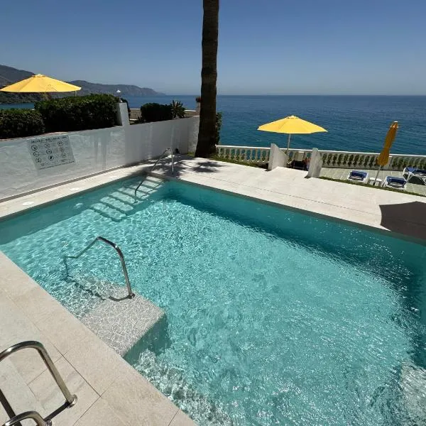 Hotel Paraíso Del Mar, hotel v destinaci Nerja