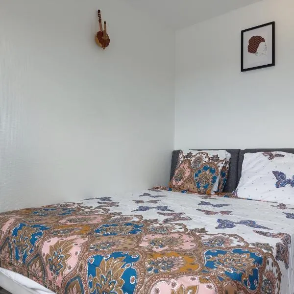 Appartement au Duleing House, hotel in Orléans