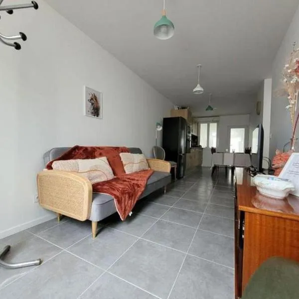 Le Renard -maison cosy-, hotel v destinaci Salbris
