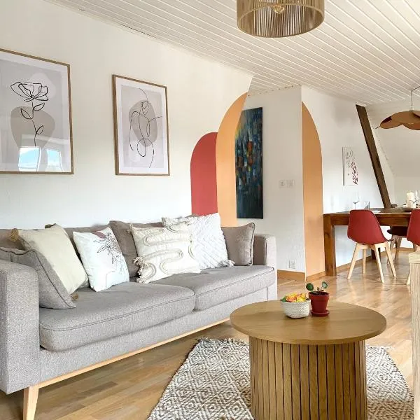 Appartement thématique Art Moderne, hotel v destinaci Travers
