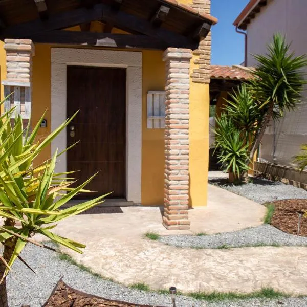 Yellow House, hotel in San Giovanni Suèrgiu