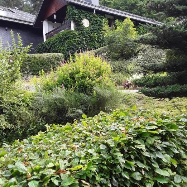 Kleines Haus am Wald, hotel v destinaci Rohrbach