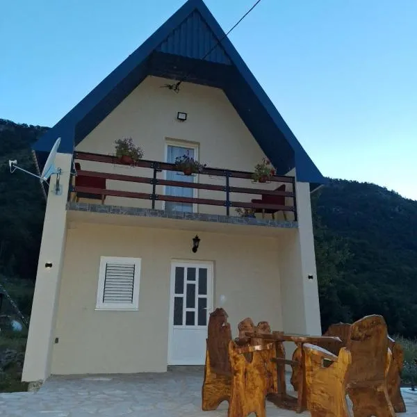 Vila Paramida, hotel v destinaci Šavnik