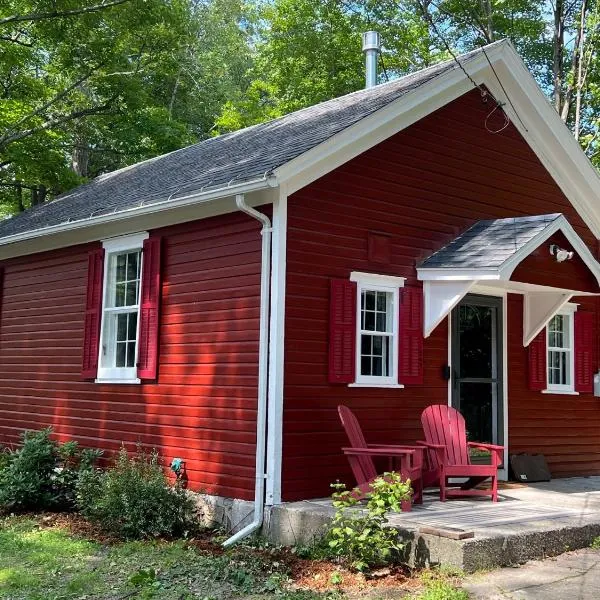 Schoolhouse No. 11 * Hudson Valley Upstate Getaway, hotel v destinaci Stone Ridge
