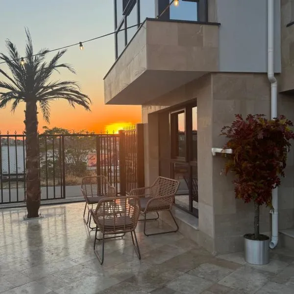 Ivon Apartments, hotel din Sozopol