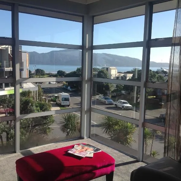Top Floor Bed and Breakfast, hotel v destinaci Paraparaumu Beach