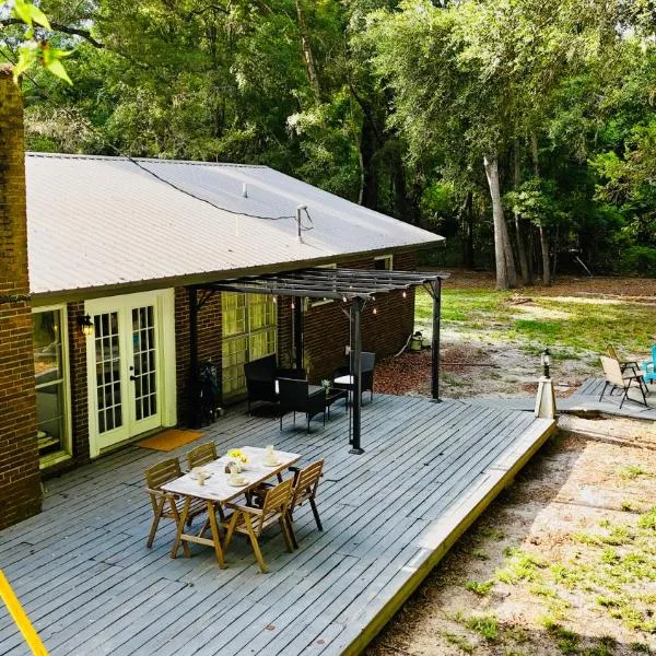 Green Hideaway, hotel in Fort White