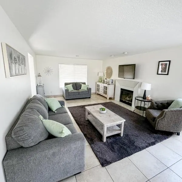 Modern Resort Condo - Pools, Courts & Scenic Views, hotel v destinaci St. George