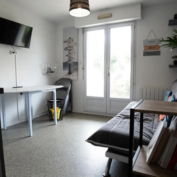 A 50 mètres de l'océan, hotel in La Pironnière