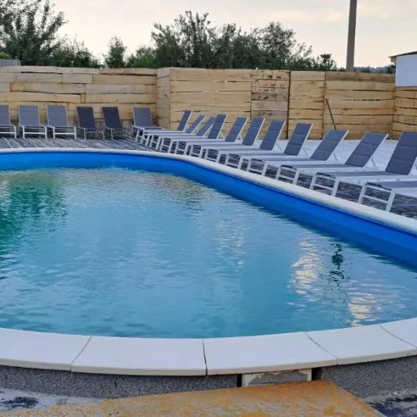 Borderline Accomodation, hotel di Berzasca