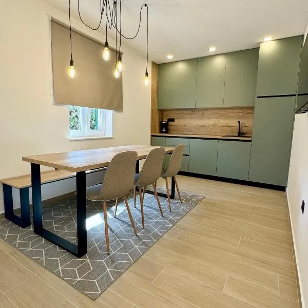 LUX Apartments, khách sạn ở Biograd na Moru