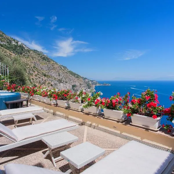 Villa Cristina -No steps-Amalfi Coast Views -Hot tube, hotel a Praiano
