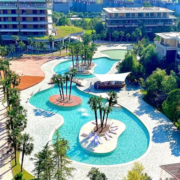 Cемейный номер с балконом на 4 чел Dreamland Oasis, hotel en Chakvi