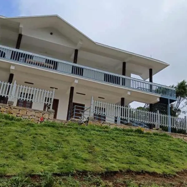 Rima leisure resort Kandhalloor، فندق في Kanthalloor