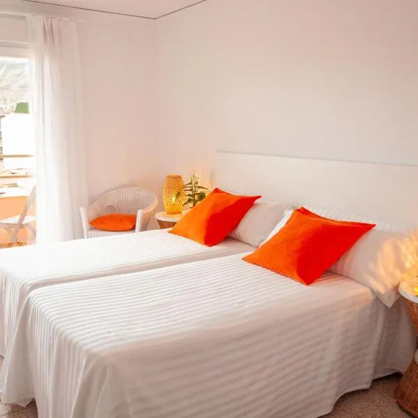 Hostal Comercio, hotel v destinaci Denia