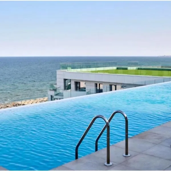 Regal Apartament Infinity Pool & Spa Mamaia North, hotel in Mamaia Nord